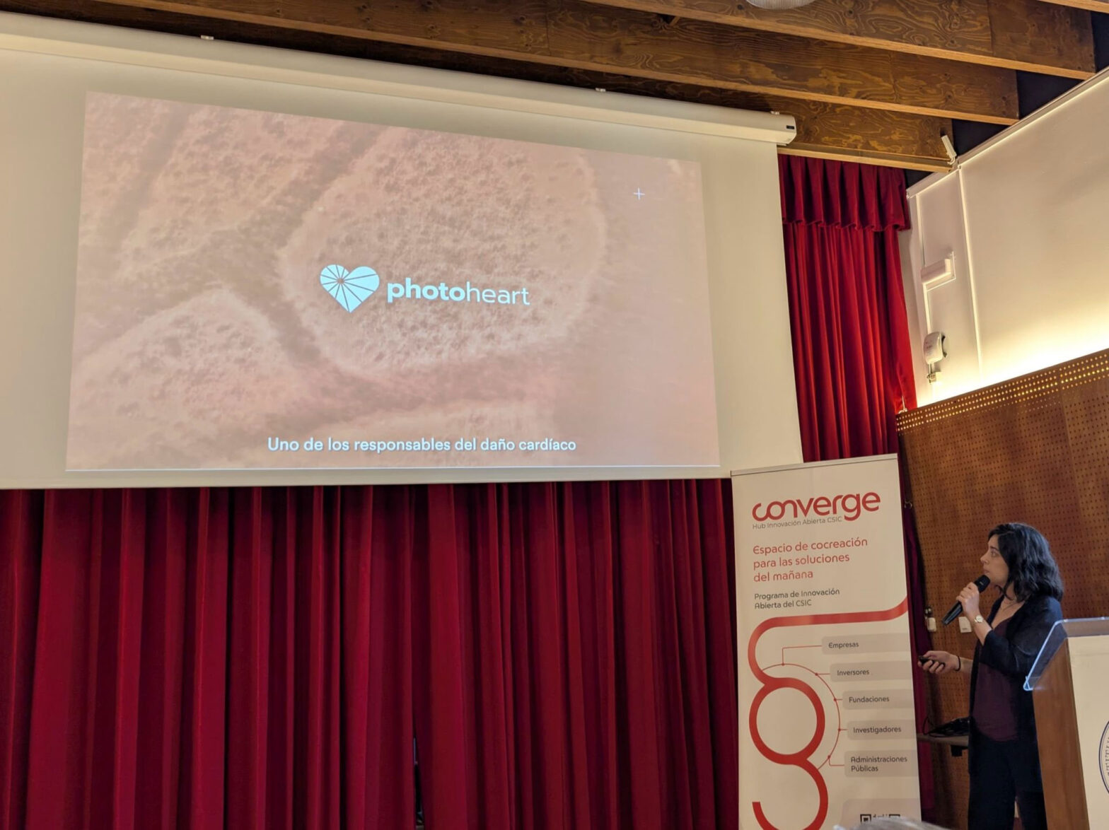 Presentación del proyecto Photoheart, premiado en el programa ACTIVA-T CSIC, durante una jornada de innovación científica.